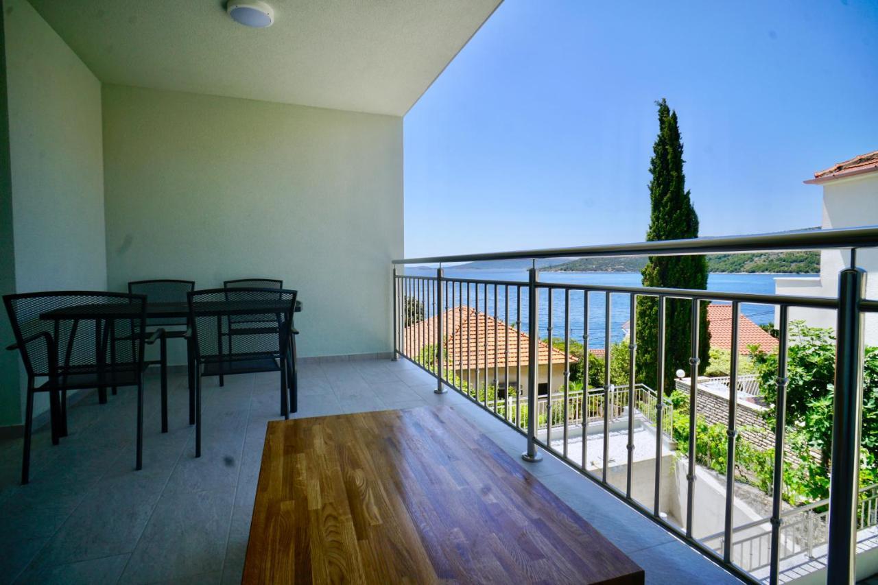 Trogir-Luxury Villa Sapphirus Seget Vranjica Exterior foto